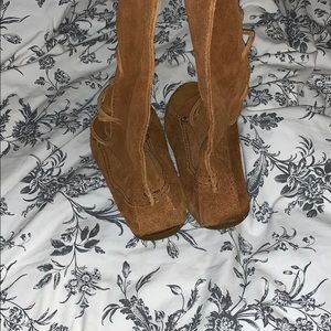 Minnetonka Shoes - Minnetonka Knee High Lace Up moccasins Minnetonka Shoes - Minnetonka Knee High Lace Up moccasins